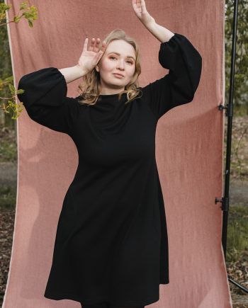 PRE SALE: MYY merinovillamekko, Kaarna musta