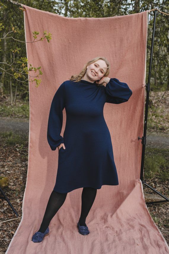PRE SALE: MYY merinovillamekko, Kaarna sininen - Image 4